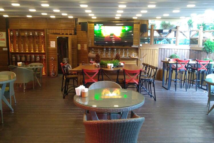 wooden cafe bistro levent merkez istanbul
